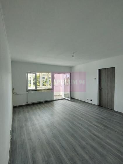 Garsoniera spatioasa de vanzare - Vitan, la cateva minute de Mall Vitan.